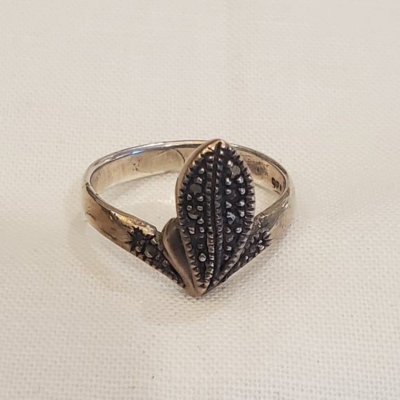 Sterling Silver Size 6.25 Marcasite Ring - Picture 1 of 4